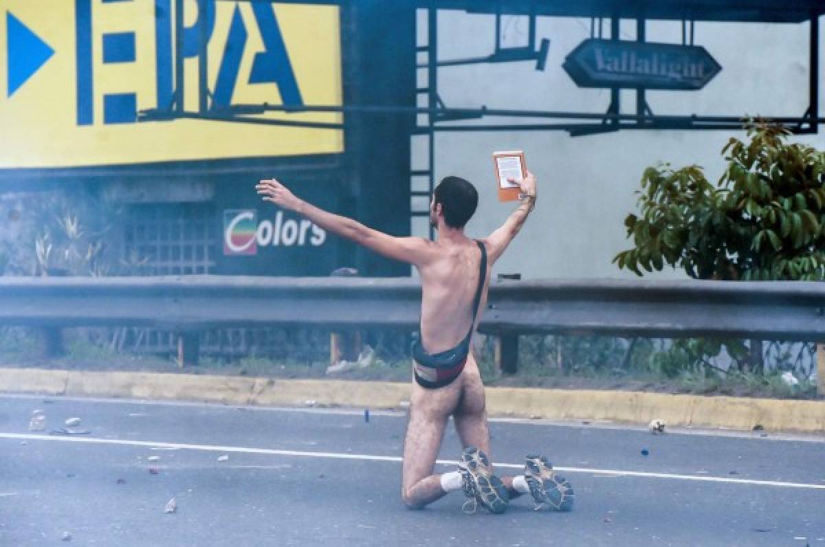 Un hombre murió baleado durante manifestación en barriada de Caracas