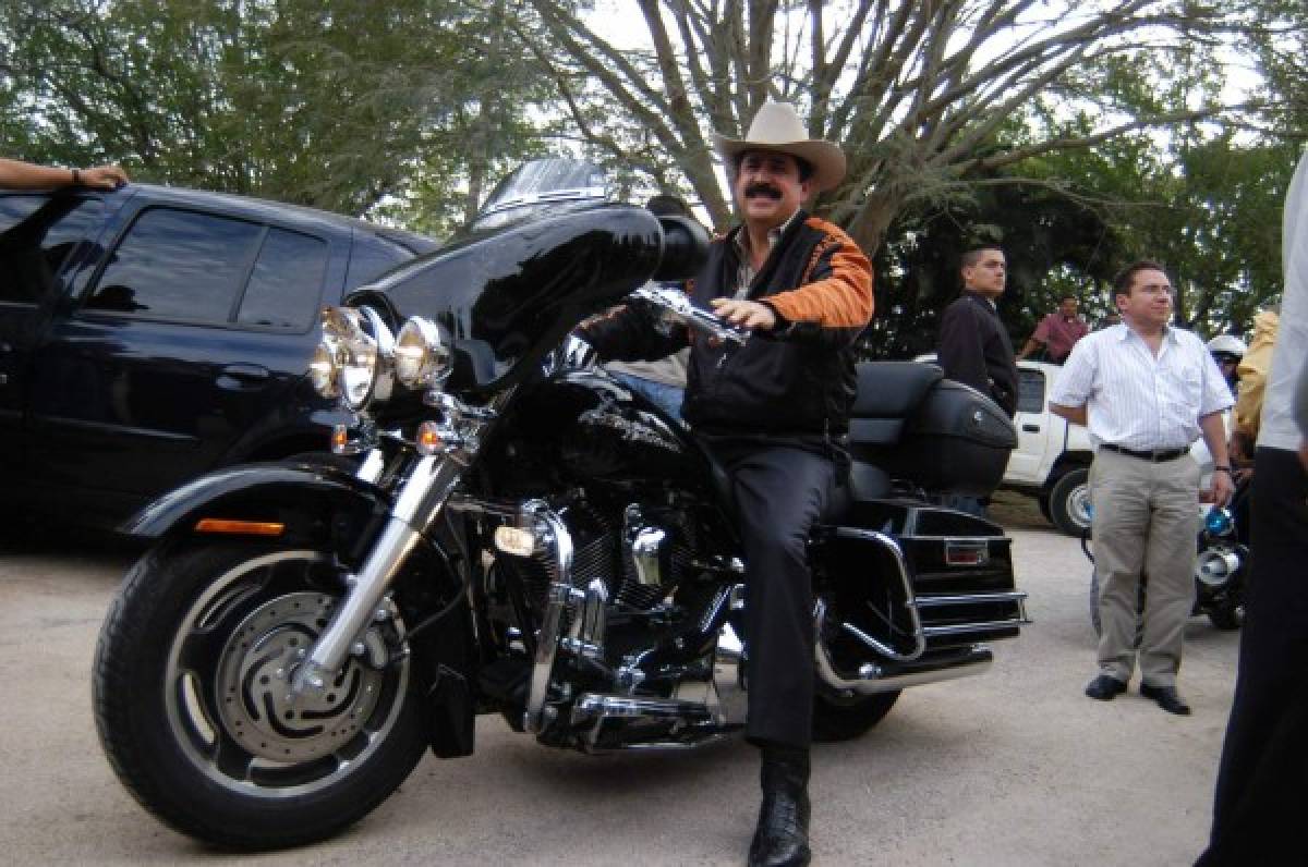 Zelaya: 'Apenas una moto compré siendo presidente”