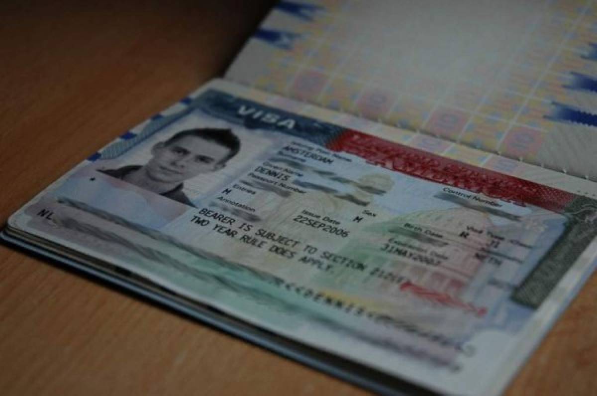Estados Unidos: ¿Puedo viajar si mi pasaporte expiró, pero la visa que lleva estampada sigue vigente?