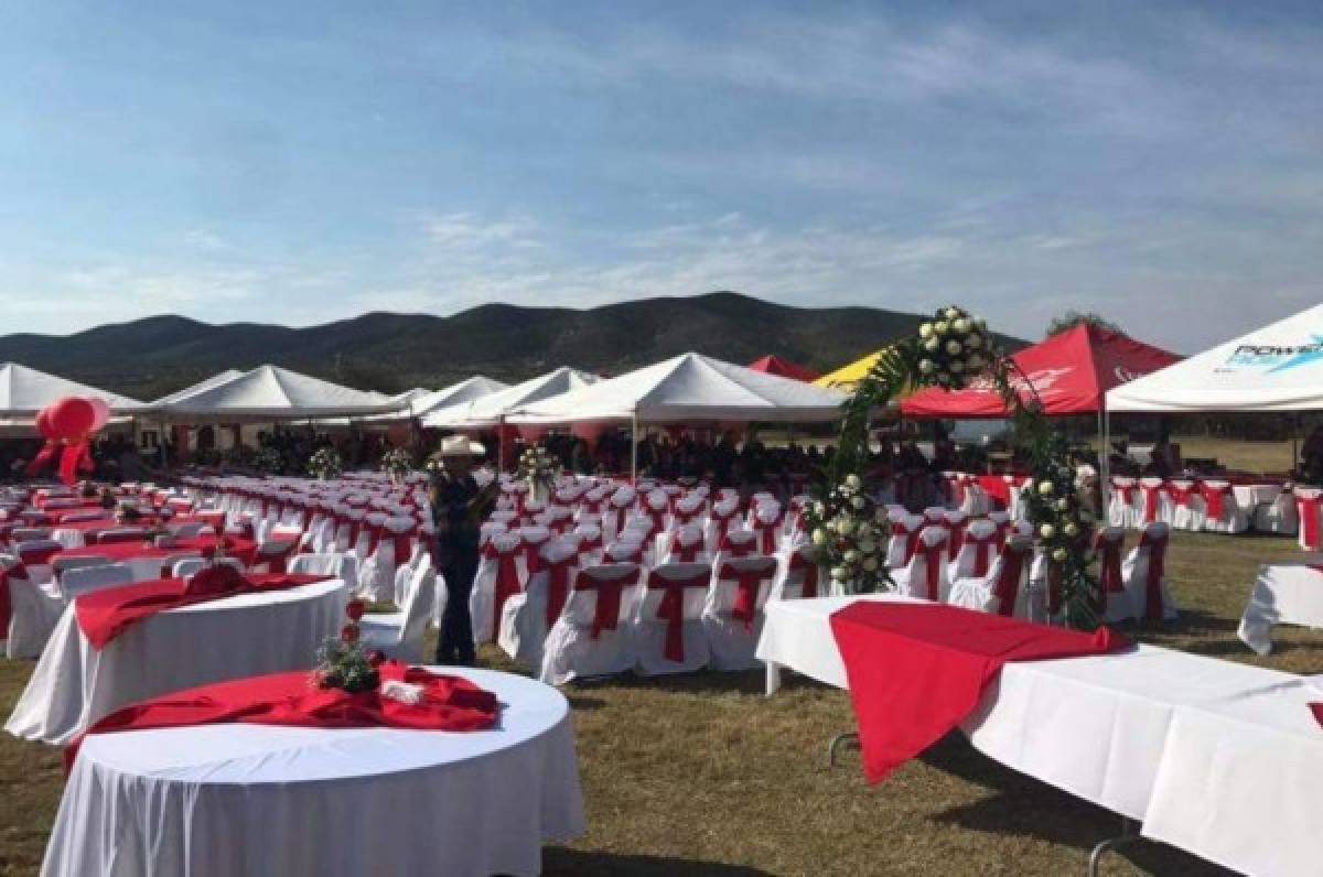 Temiendo problemas de seguridad y logística, las autoridades de San Luis Potosí cambiaron el lugar del festejo a un terreno de varias hectáreas y dispusieron un operativo de seguridad.