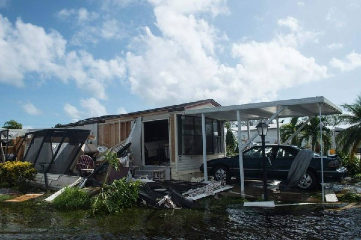 Autoridades permiten regreso a los Cayos de Florida, arrasados por huracán Irma