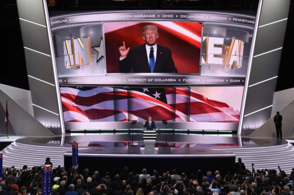 Trump promete la victoria en las elecciones a una convención republicana dividida