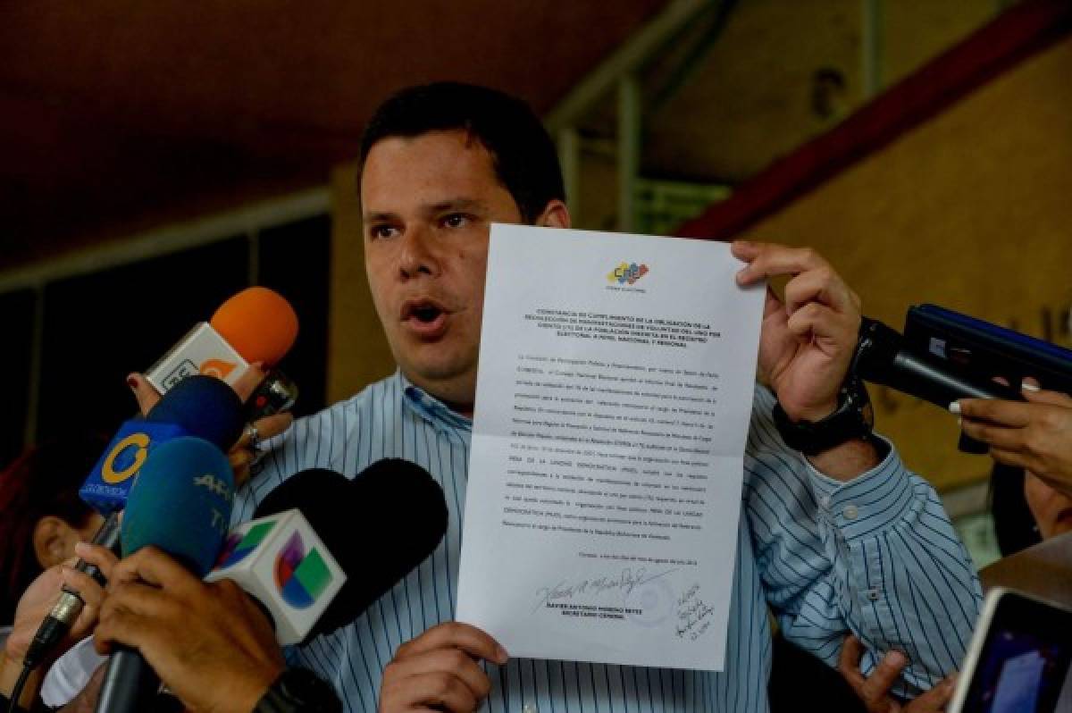 Venezuela: Oposición recibió certificación para avanzar hacia revocatorio contra Maduro  