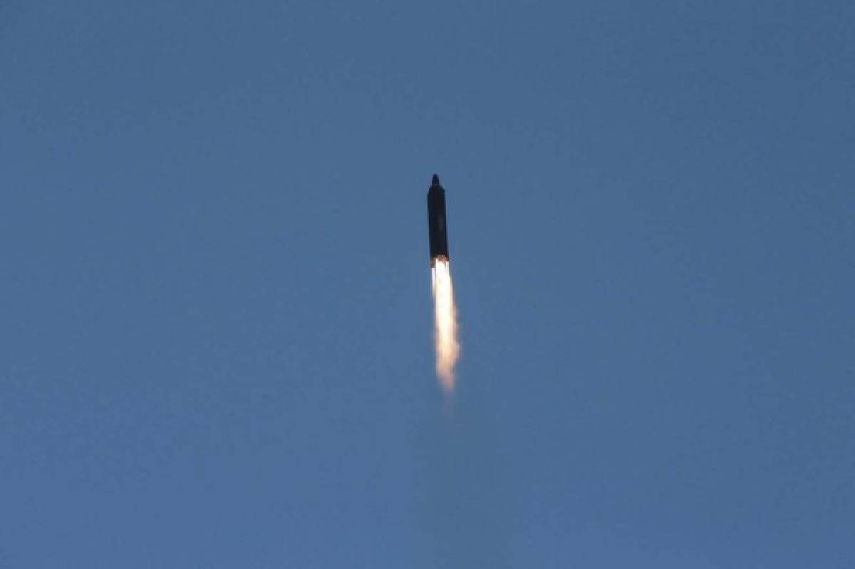 Norcorea asegura estar progresando en tecnología de misiles