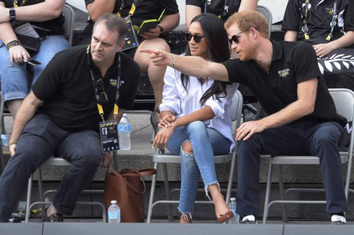 Príncipe Harry y Meghan Markle se muestran en público por primera vez