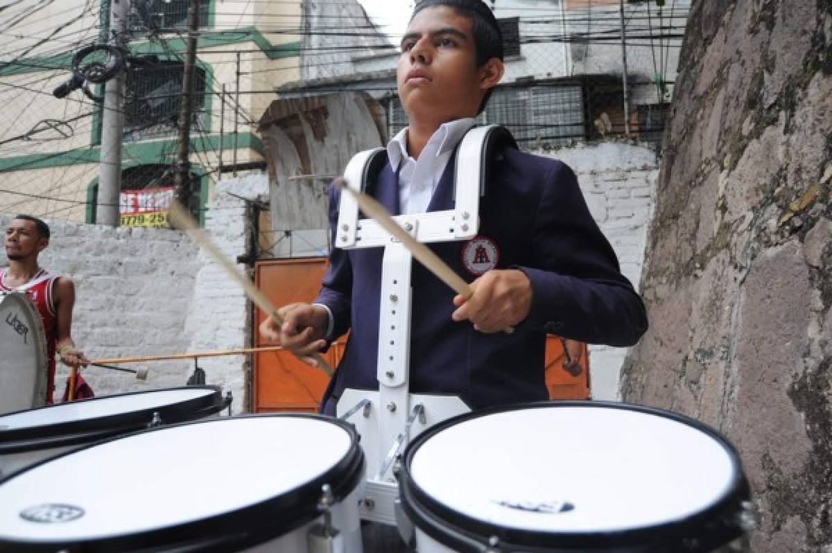 Instituto Atlántida se prepara con música y acrobacias para los desfiles patrios