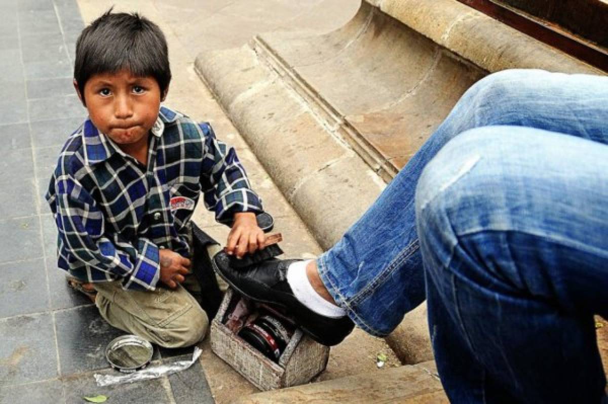 La explotación laboral infantil o los niños 'alquilados' de Guatemala http://bit.ly/2b2RgUeylt;/