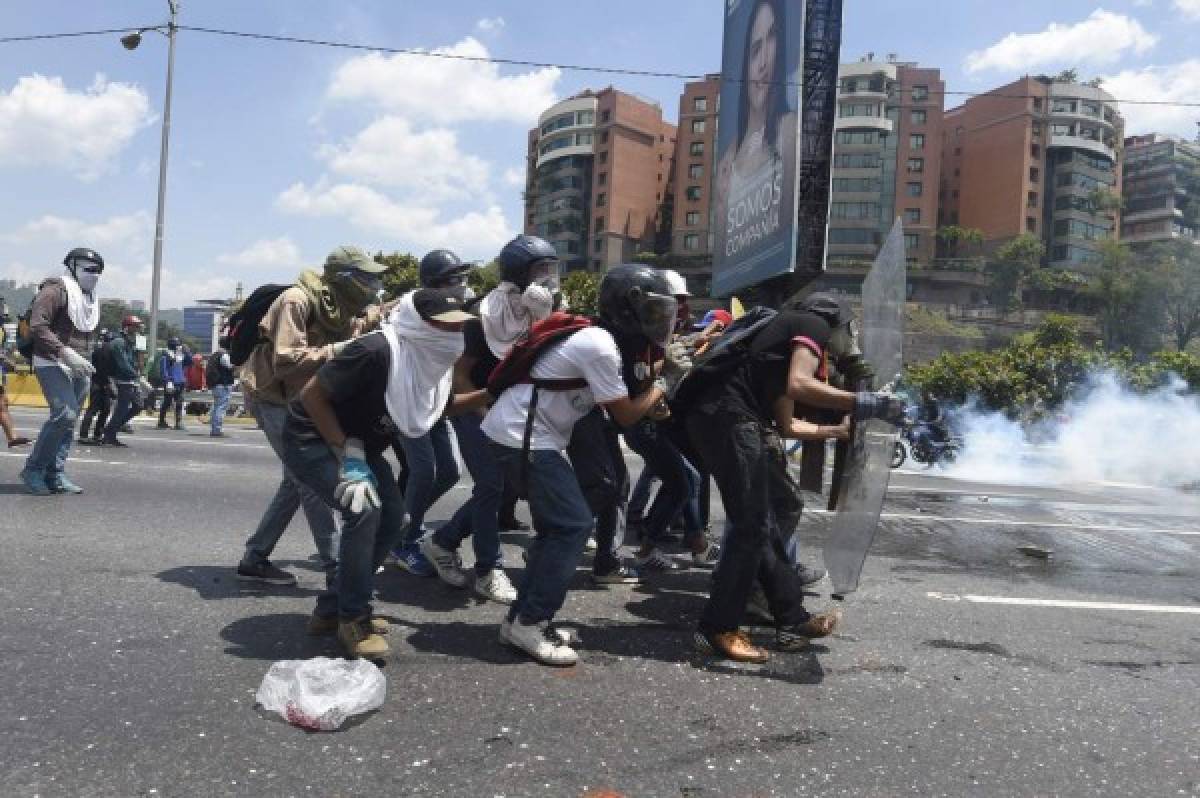 EN VIVO: Gobierno de Maduro reprime protestas de la oposición venezolana