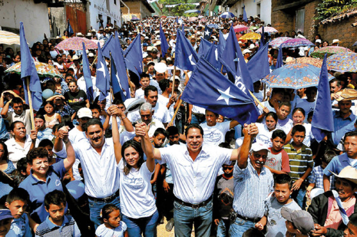 Planillas representativas presentó Miguel Pastor