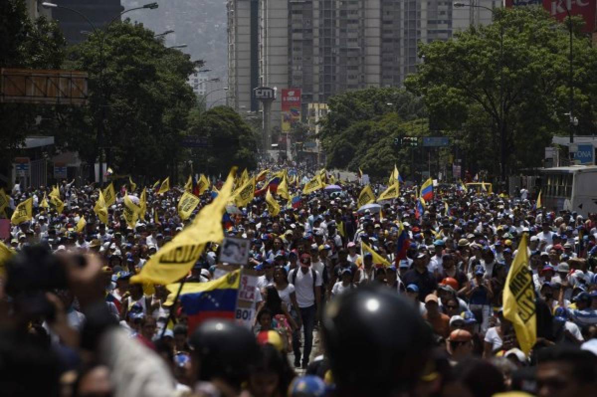 Las imágenes más impactantes de la 'madre de las marchas' en Venezuela