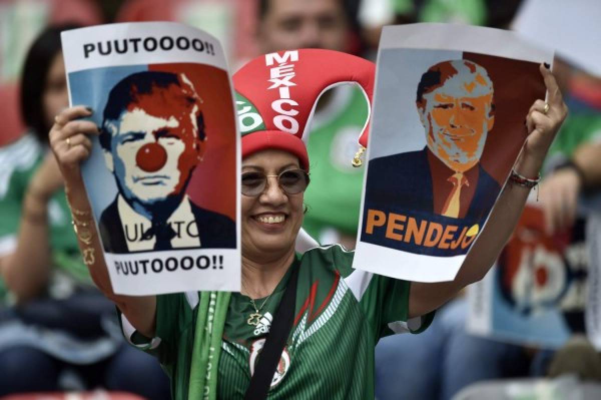 Mexicanos cantan 'Cielito lindo' en el Azteca motivados por su ira contra Trump  