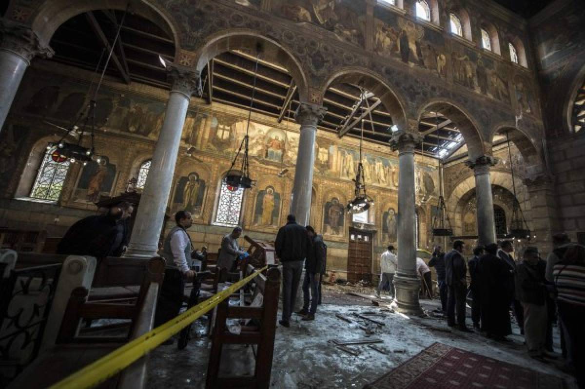 Al menos 23 muertos en atentado en una iglesia en El Cairo 