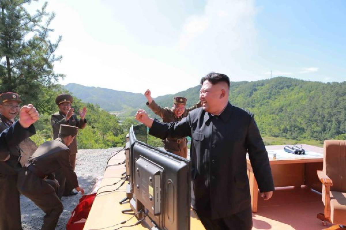 Kim Jong-Un: misil fue un 'regalo' para EEUU por Día de Independencia (KCNA)