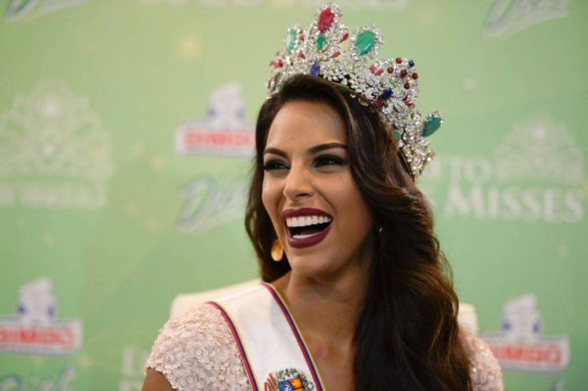 Miss Venezuela Keysi Sayago habló con cautela sobre Trump durante certamen