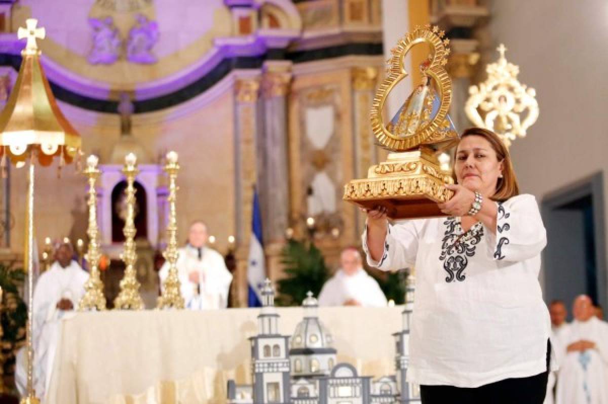 La imagen de la Morenita no pudo faltar en la celebración.