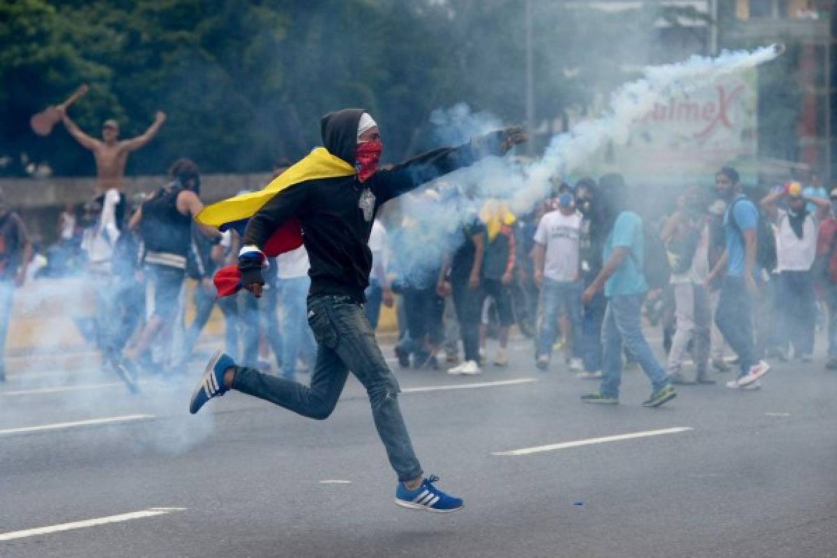 Un hombre murió baleado durante manifestación en barriada de Caracas