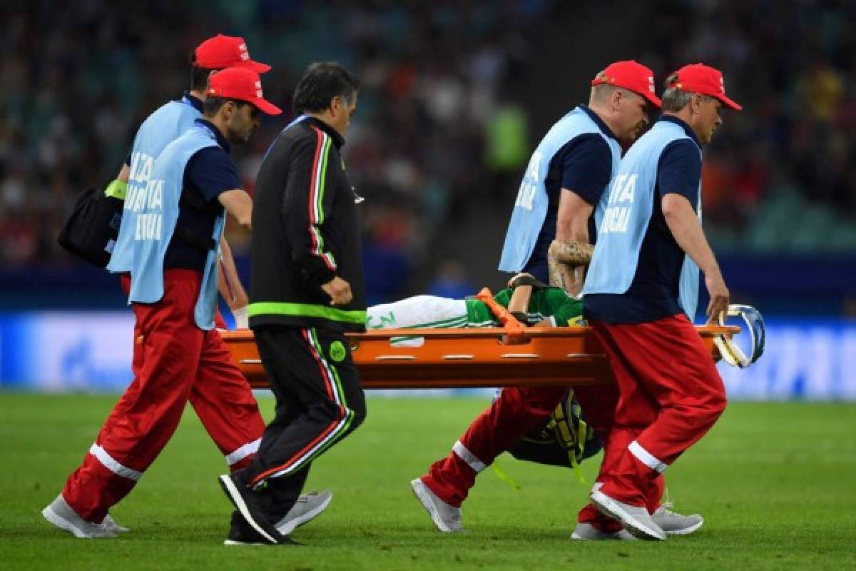 Carlos Salcedo abandona la concentración de México en la Copa Confederaciones por lesión