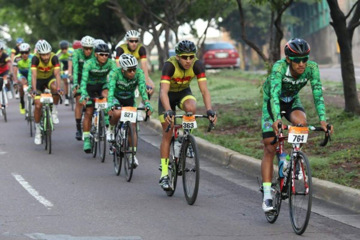 ¡Arrancó la Sexta Vuelta Ciclística de EL HERALDO!