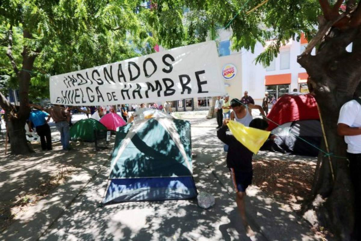 'Indignados” llegan a plaza central