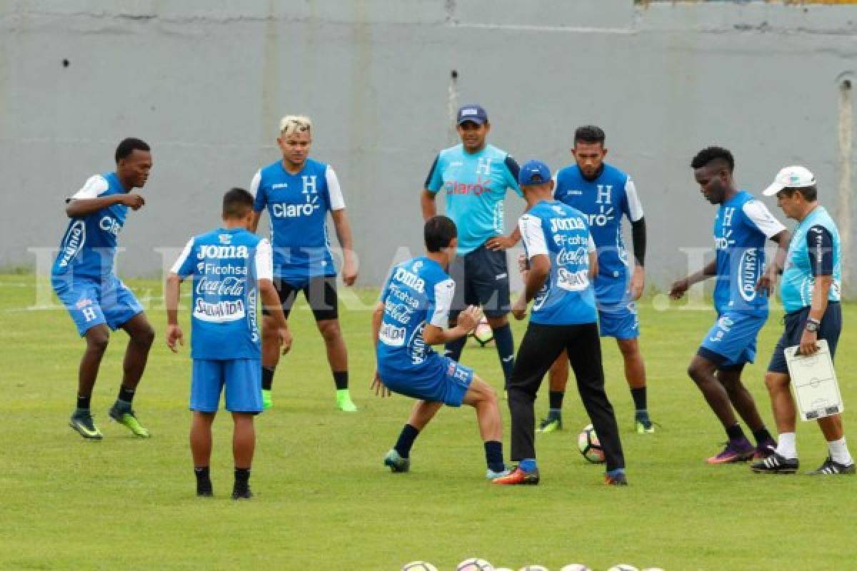 Catrachos arropan a la Selección de Honduras previo su viaje a USA