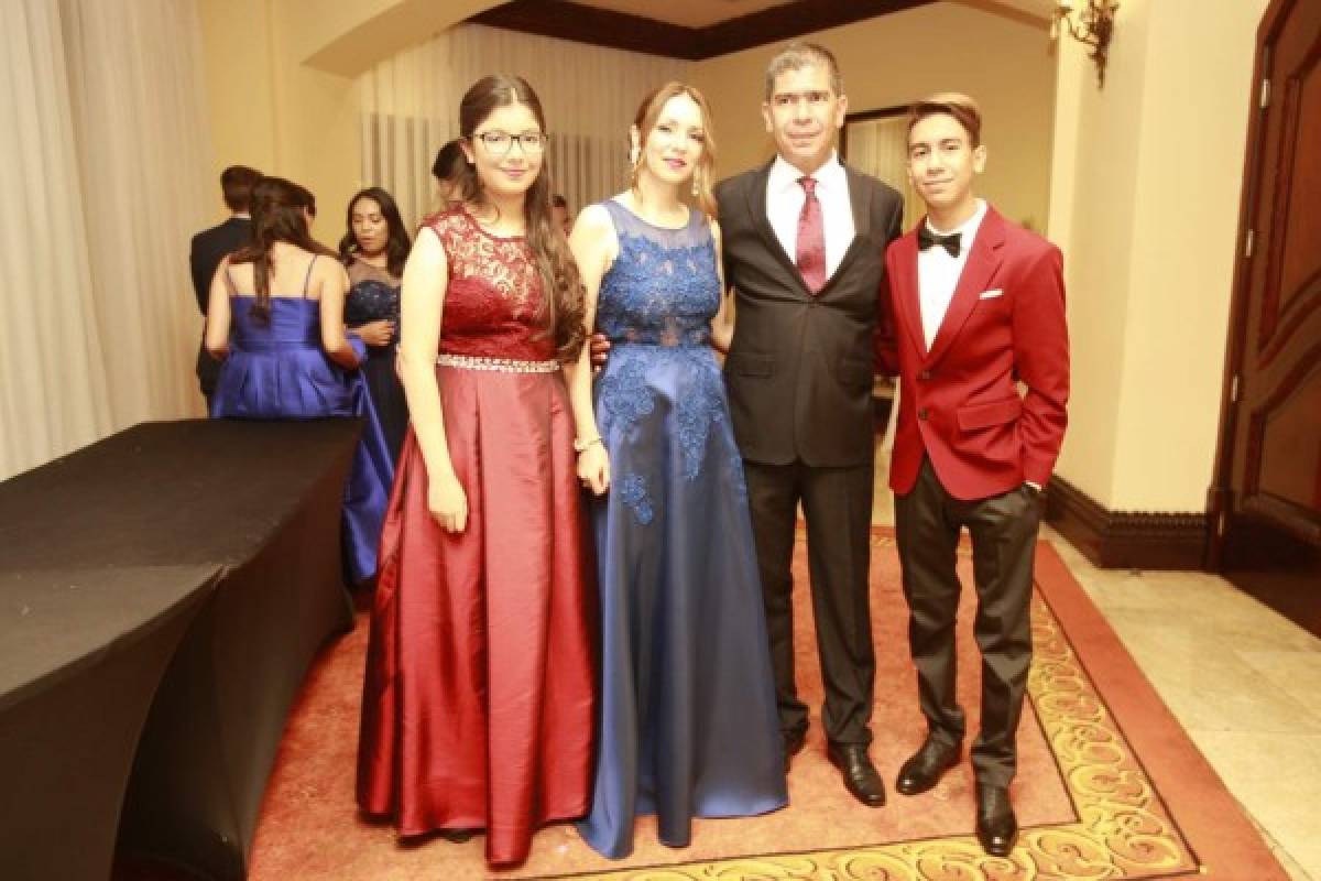 La fiesta prom de Saint Raphael's School