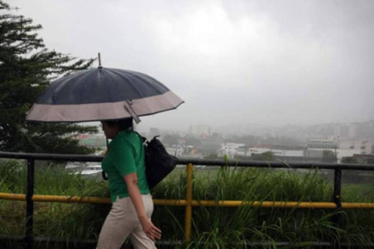 Lluvias continuarán en Honduras; alertas amarilla y verde en varios departamentos