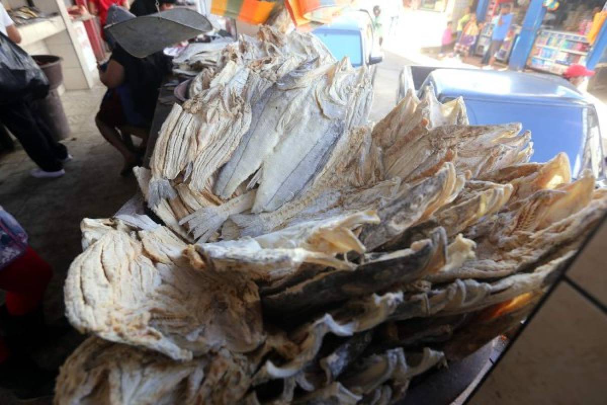 El pescado seco ya se comenzó a comercializar en la capital. Foto: David Romero /EL HERALDO