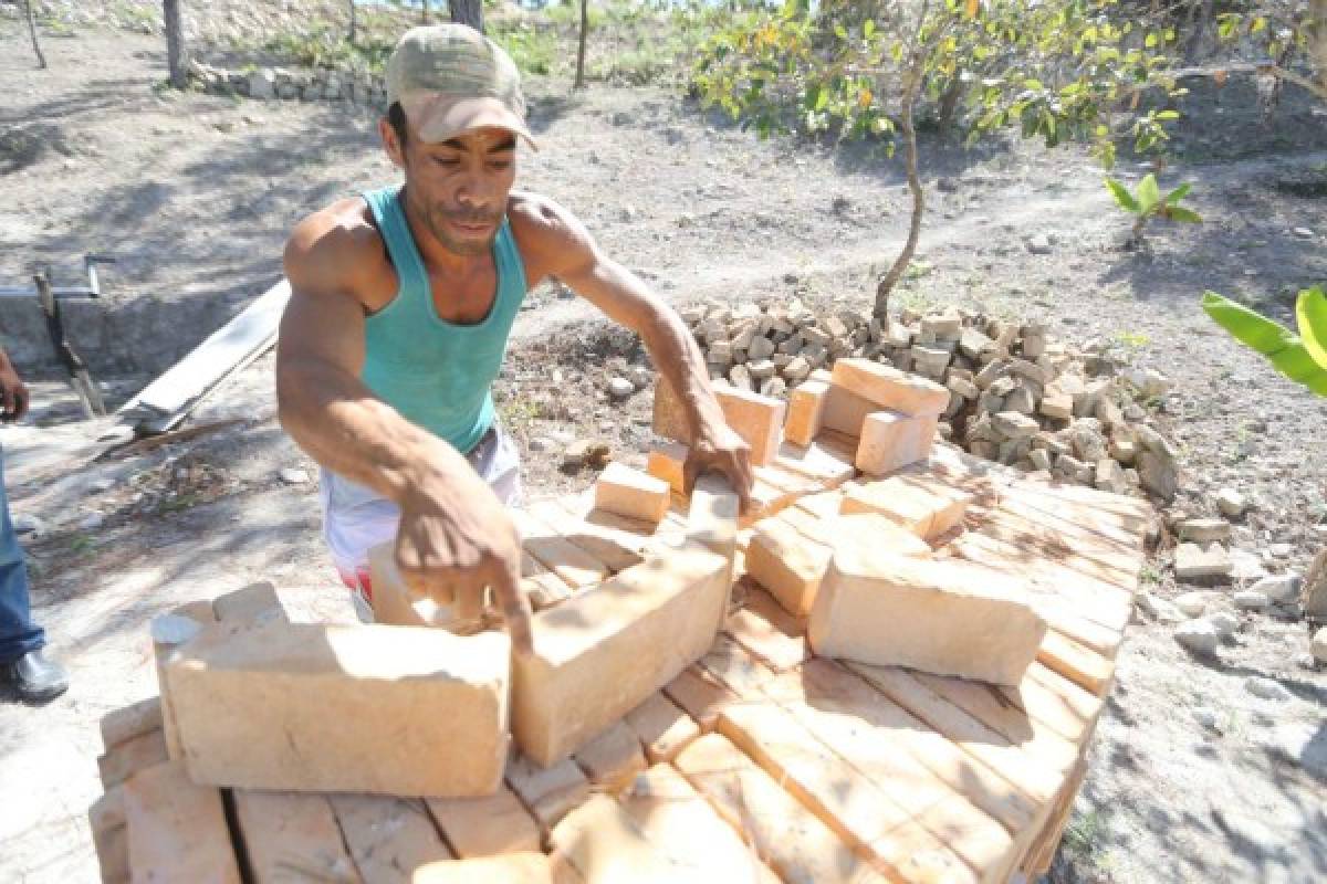 'Joche”, el hombre que desafía las profundidades para buscar agua