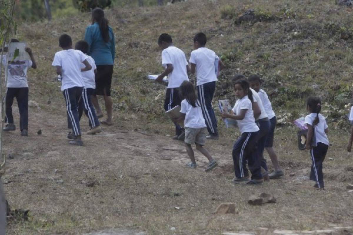 Fiesta escolar en Plan del Rancho con La Maratón del Saber