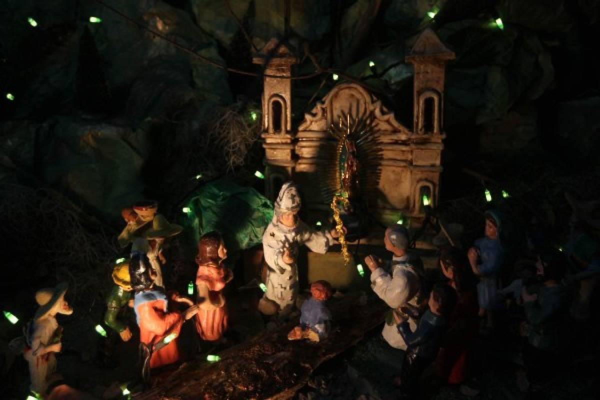 La aparición de la Virgen de Guadalupe retratada en un nacimiento capitalino