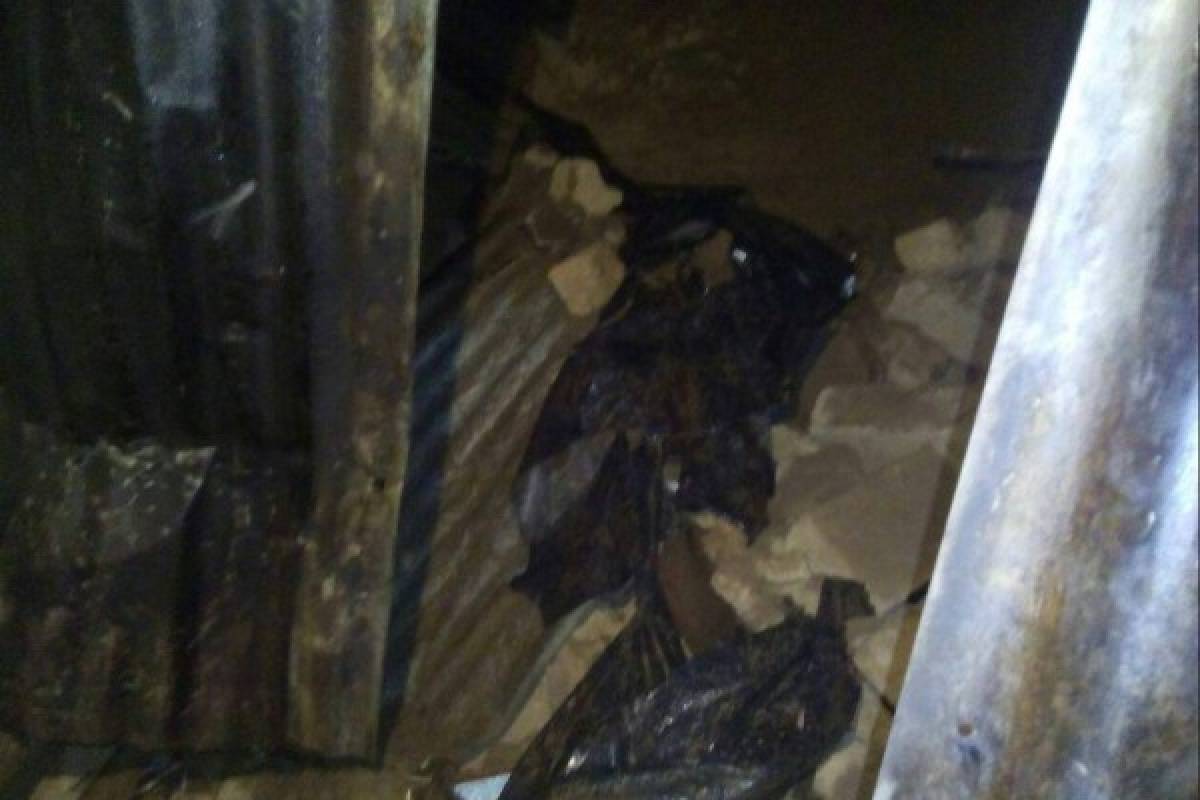 Mujer muere soterrada tras caer roca a su vivienda en la colonia Villanueva de la capital de Honduras