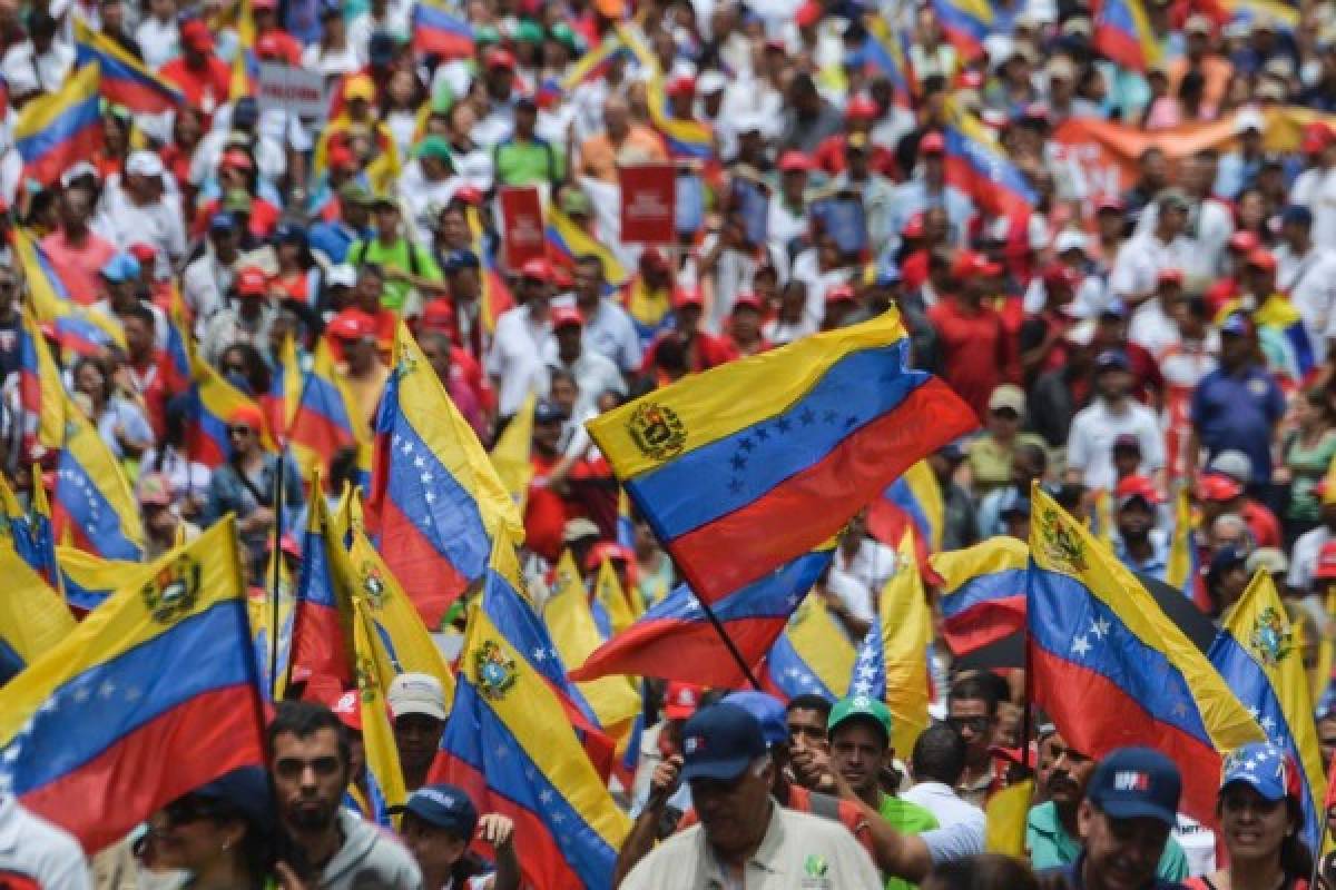 Juan Orlando reafirma su postura sobre Venezuela: 'Es obvio que los muertos están ahí'