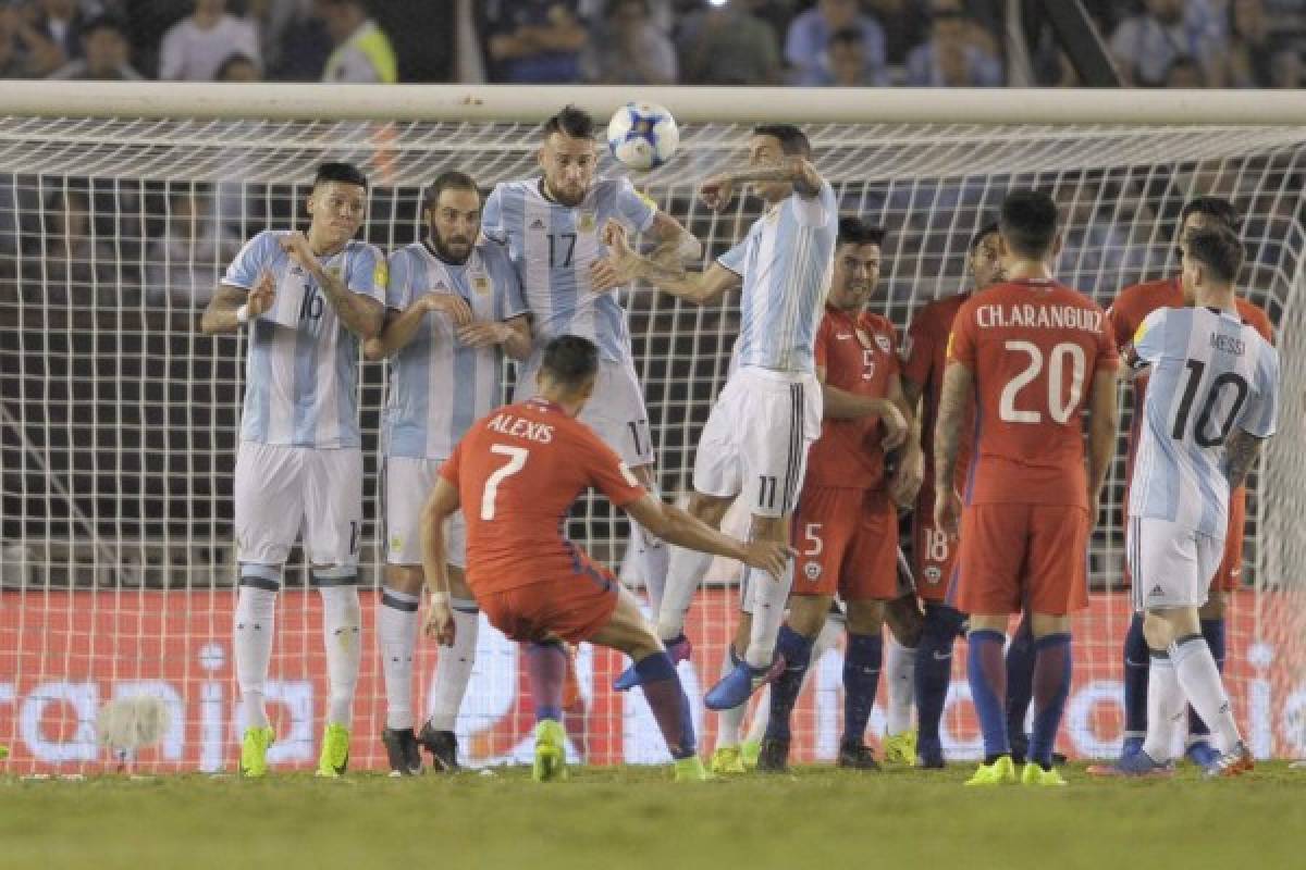 Argentina vence a Chile 1-0 y entra en zona clasificatoria al Mundial