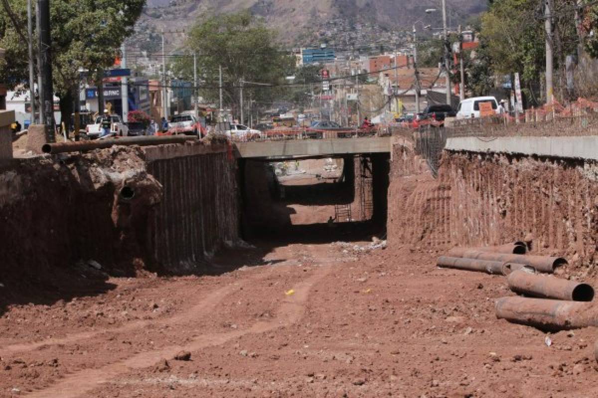 Tuberías viejas y derecho de vía atrasan obras en la capital de Honduras