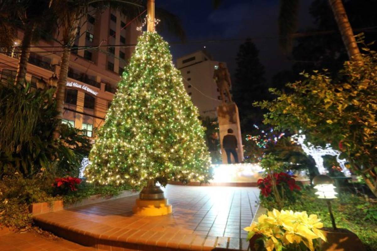 La capital de Honduras se engalana en vísperas de Navidad