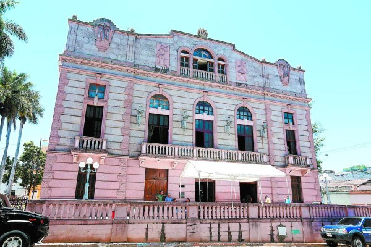 Remozan últimos detalles en el Teatro Nacional Manuel Bonilla
