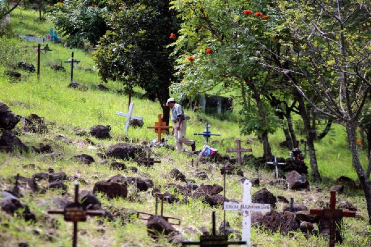 Alistan cementerios previo a conmemorar Día de Difuntos