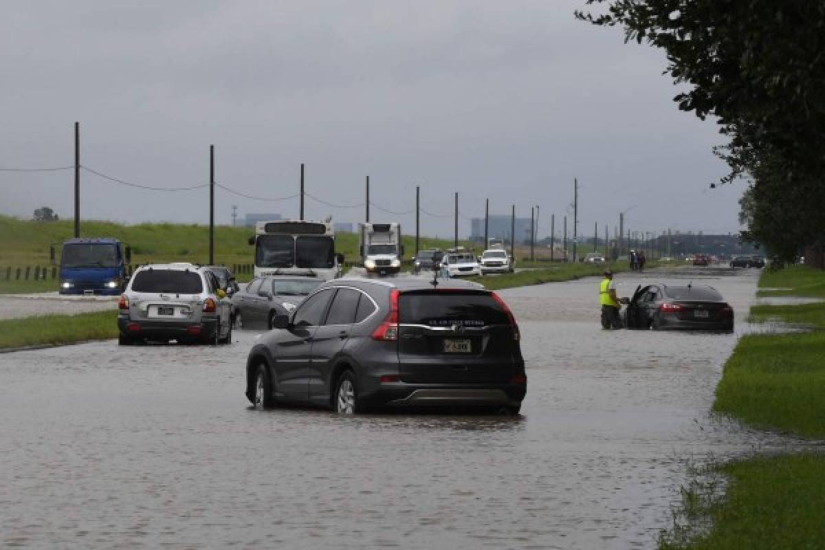 EEUU: Alcalde de Houston impone toque de queda nocturno por inundaciones