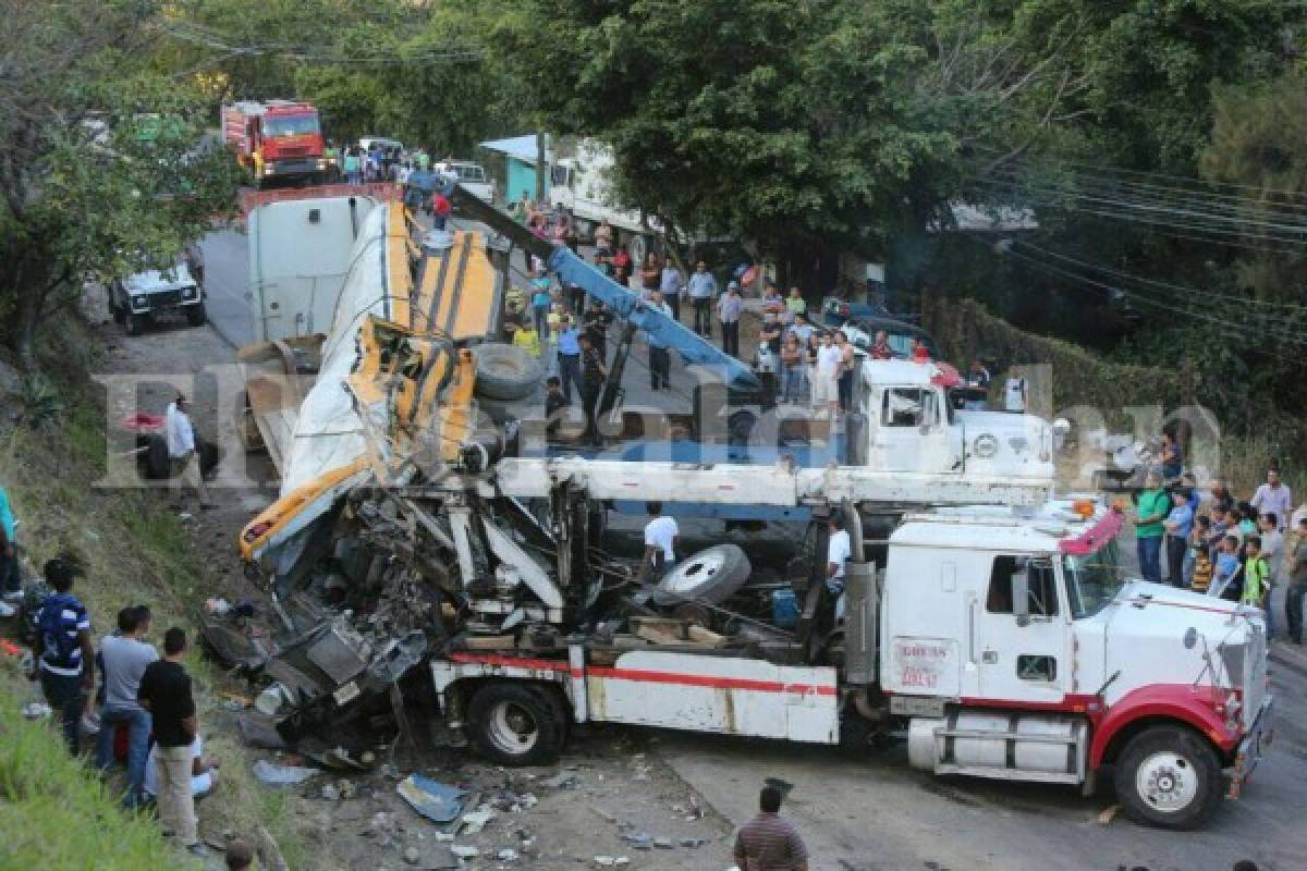 Honduras: Retiran parcialmente automotores accidentados y habilitan paso en salida al sur