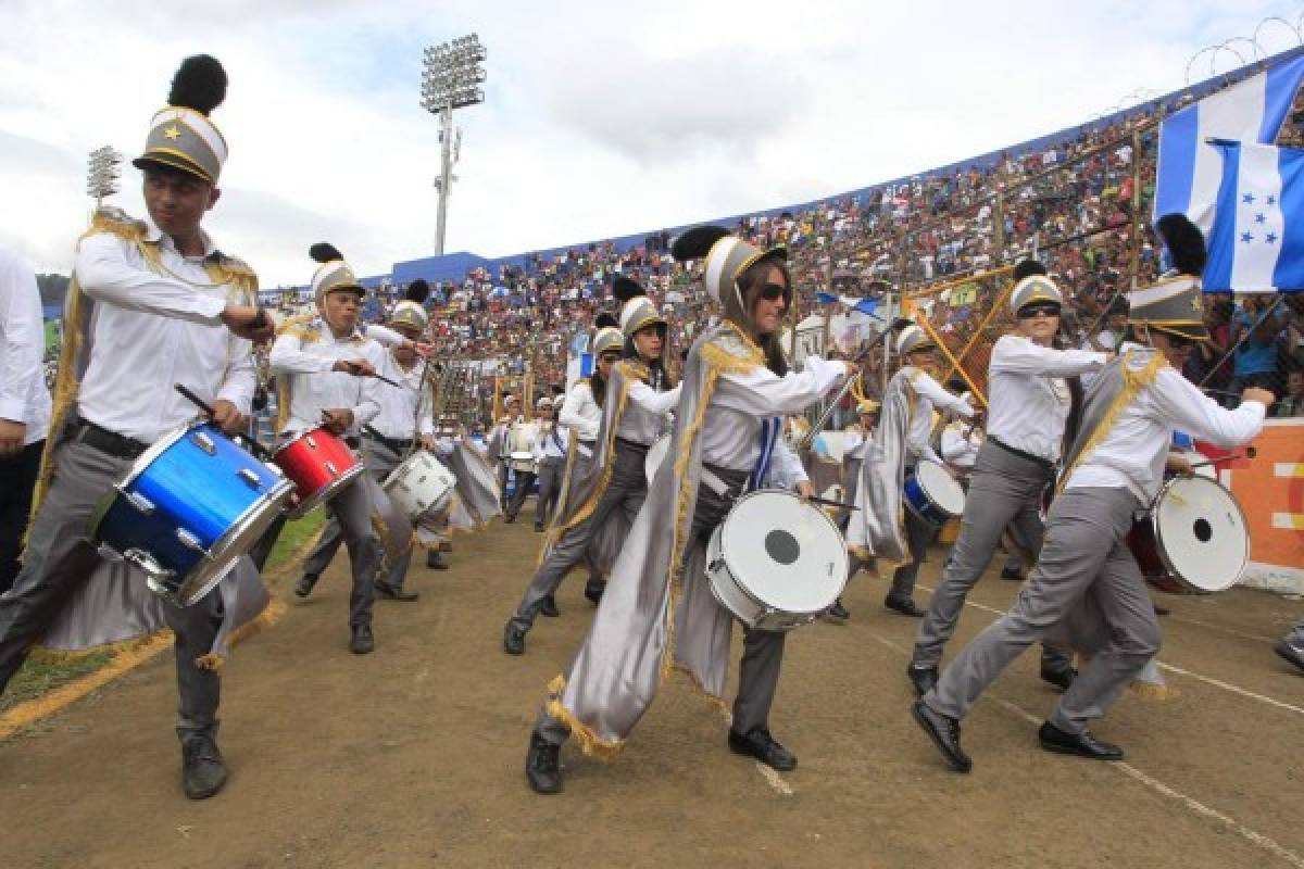 Vuelven con fervor patrio los grandes ausentes