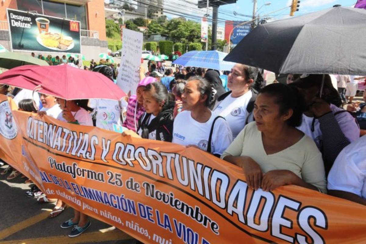 Hondureñas protestan contra violencia de género