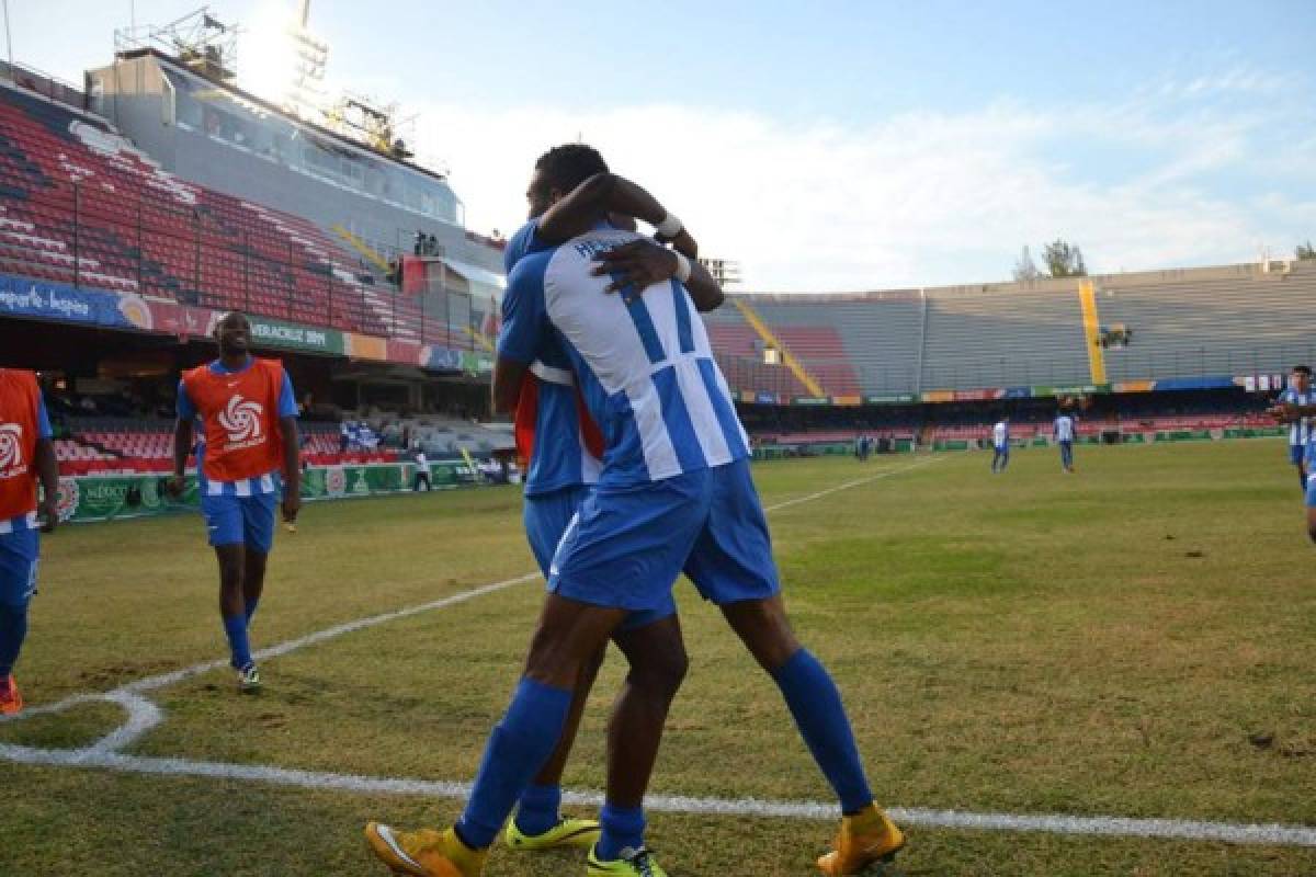 La selección de Honduras vence 2-0 a El Salvador