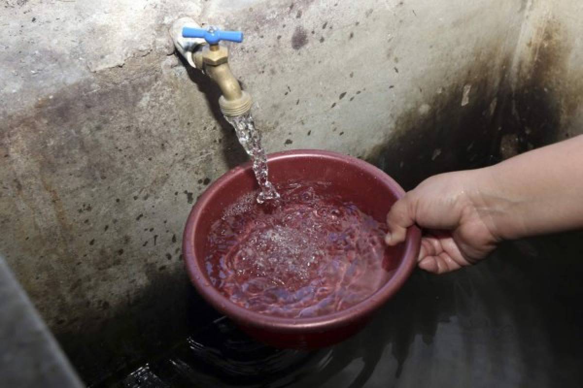 Denuncian presunta alza a la tarifa de agua potable