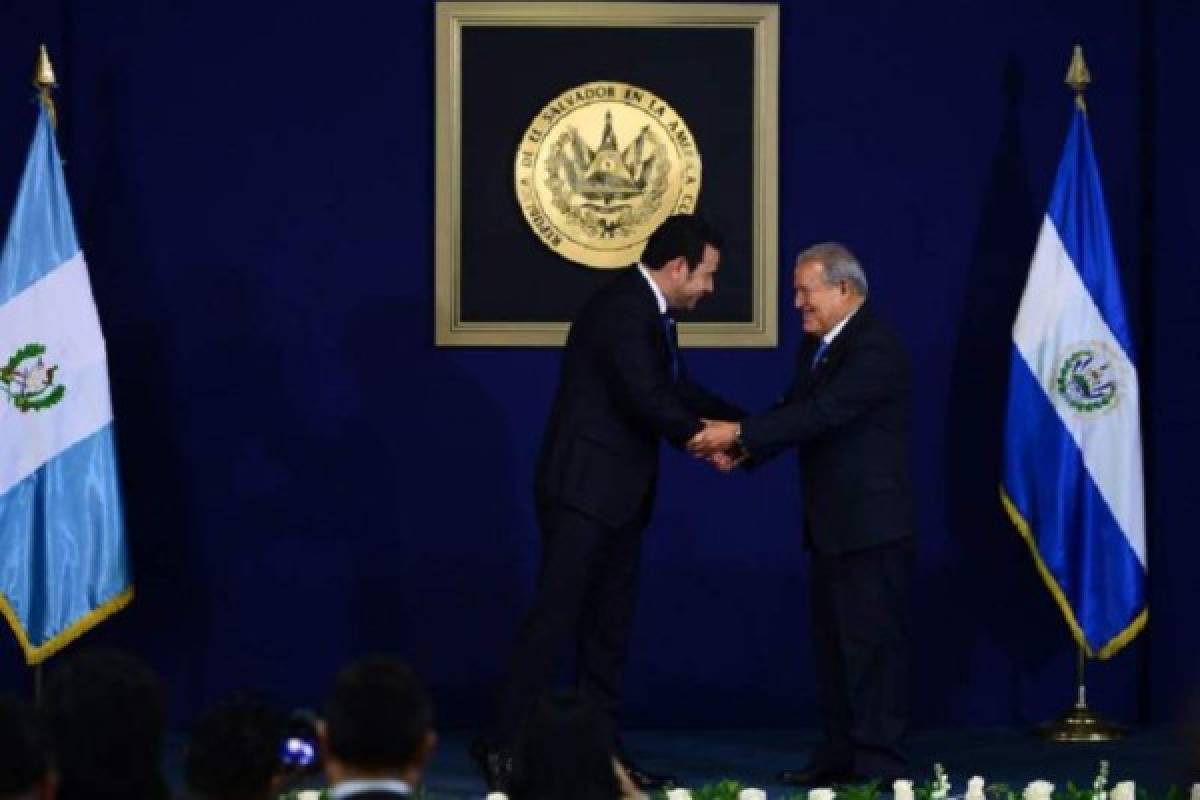 Guatemala aboga por unión aduanera con El Salvador  