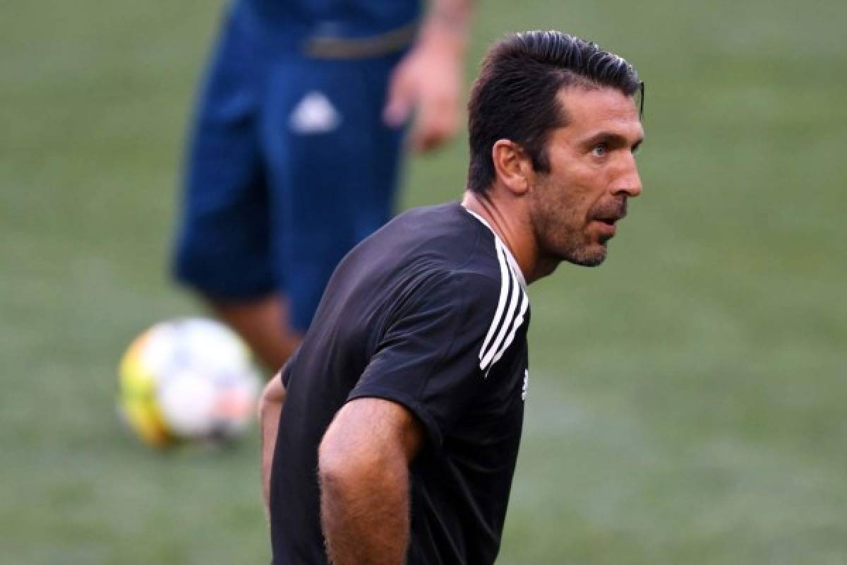 Gianluigi Buffon demandará a revista que publicó polémicas fotos con su pareja Ilaria D'Amico  