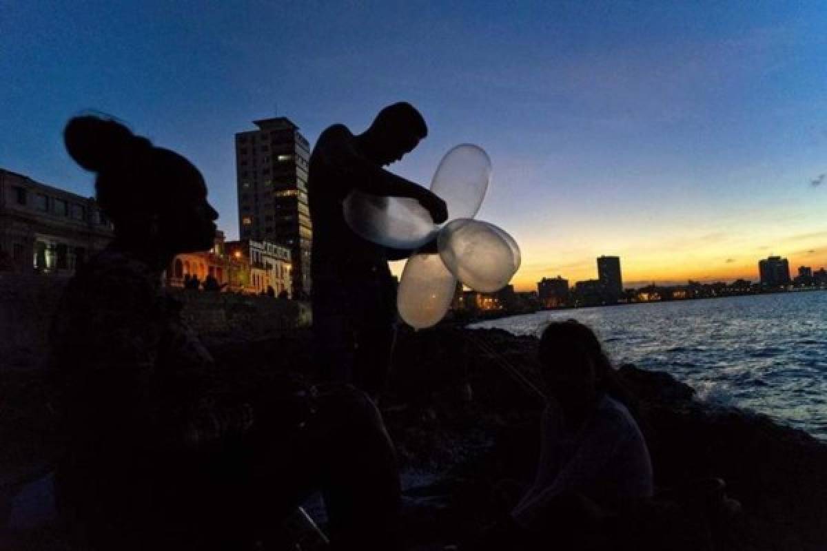 En Cuba, los condones también sirven para capturar peces