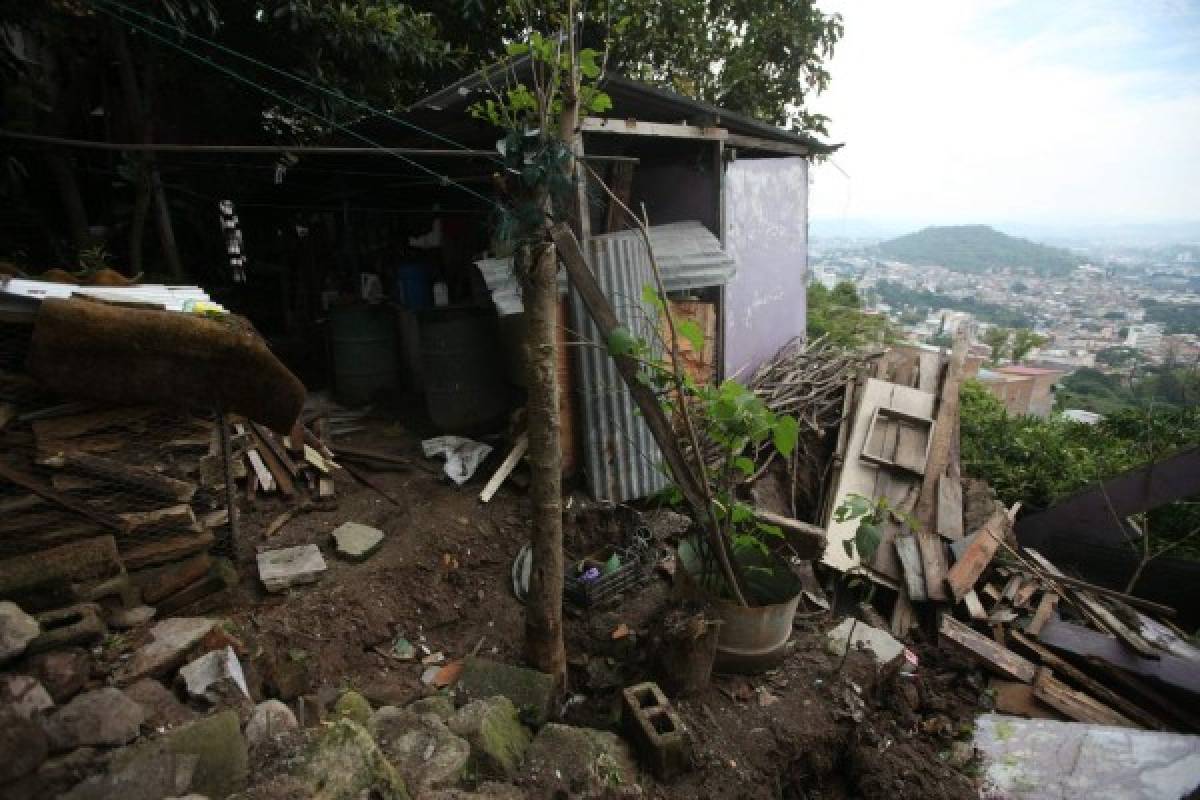 Desprendimiento de rocas a punto de causar tragedia en la Villa Nueva