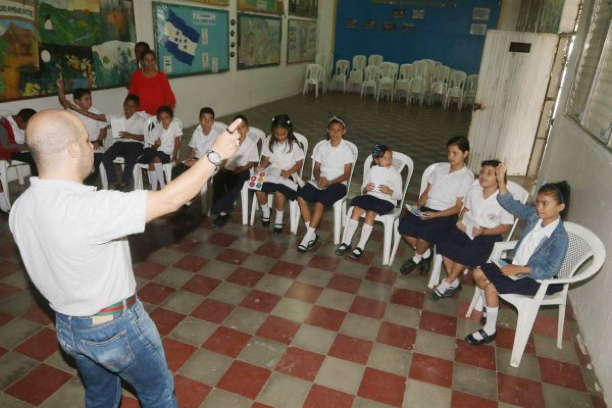 MiAmbiente enseña a escolares a cuidar el agua y la energía eléctrica