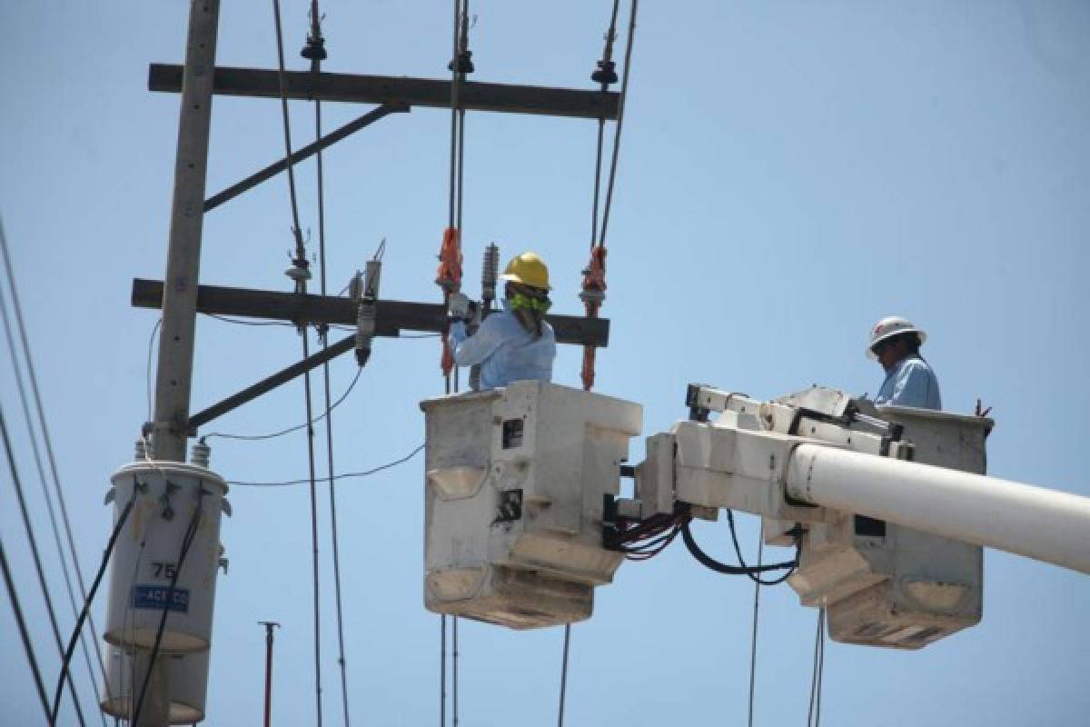 Más de 50 colonias sin energía eléctrica hoy