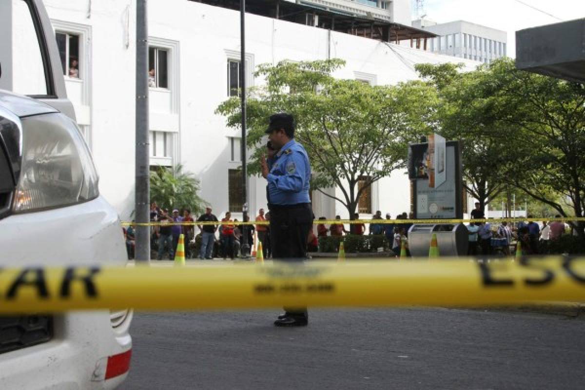 Hondureño se derrumba en llanto tras el asesinato de su hermano en San Pedro Sula